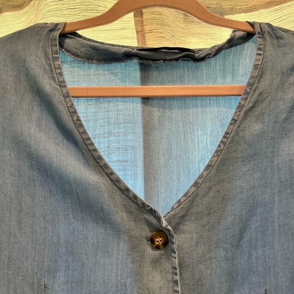 🛎️LAST CHANCE‼️🛎️Cute top - Picture 4 of 4